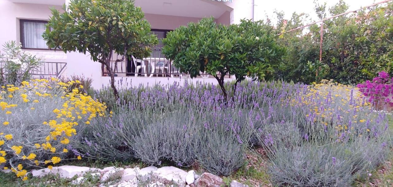 Holiday Home Ruzmarin Trogir Eksteriør bilde