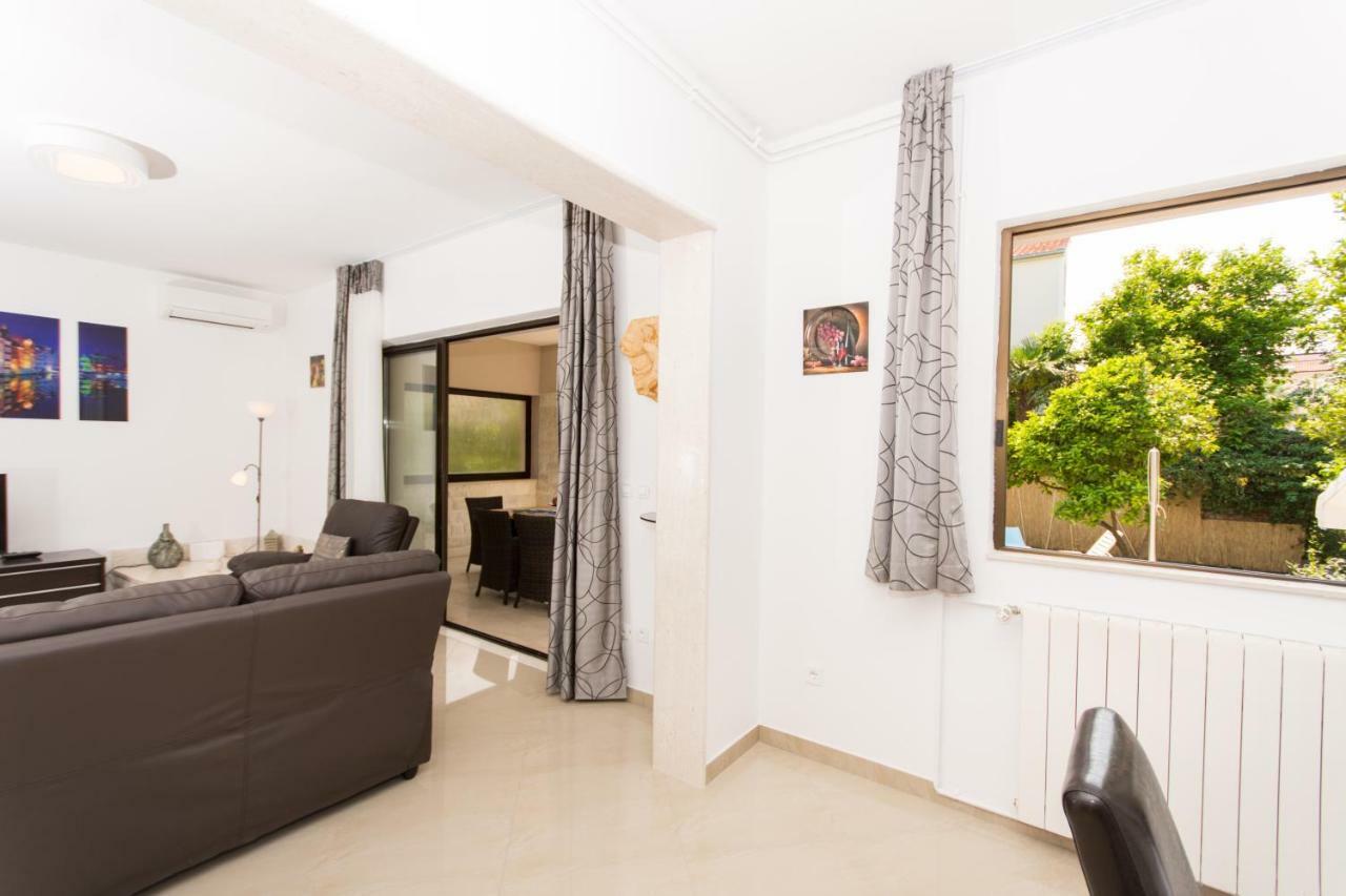 Holiday Home Ruzmarin Trogir Eksteriør bilde